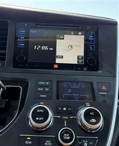 2017 Toyota Sienna Limited Premium 7-Passeng - Photo 38 - Bakersfield, CA 93305