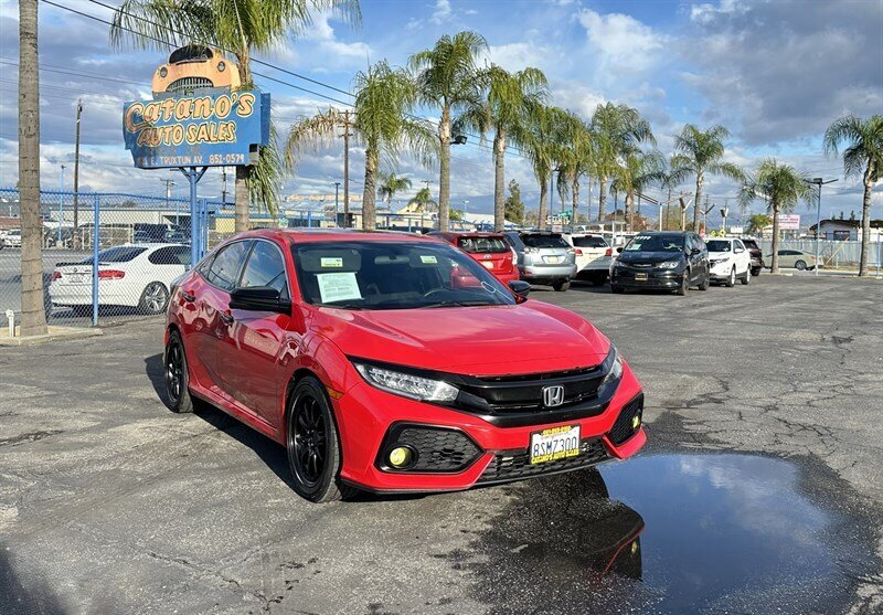 2018 Honda Civic Hatchback EX's photo