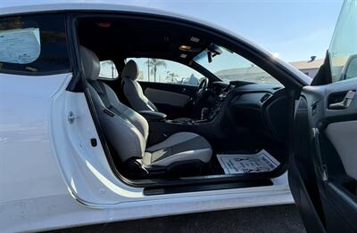 2013 Hyundai Genesis Coupe 2.0T   - Photo 14 - Bakersfield, CA 93305