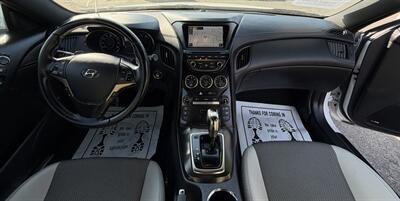 2013 Hyundai Genesis Coupe 2.0T   - Photo 15 - Bakersfield, CA 93305