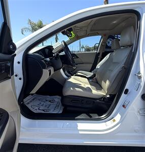 2016 Honda Accord EX-L w/Navi w/Honda Sensi   - Photo 6 - Bakersfield, CA 93305