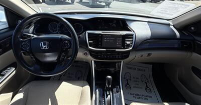 2016 Honda Accord EX-L w/Navi w/Honda Sensi   - Photo 19 - Bakersfield, CA 93305