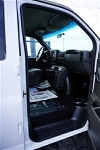 2002 Chevrolet Express 3500 Extended   - Photo 7 - Bakersfield, CA 93305