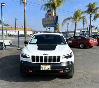 2019 Jeep Cherokee Trailhawk - Photo 2 - Bakersfield, CA 93301