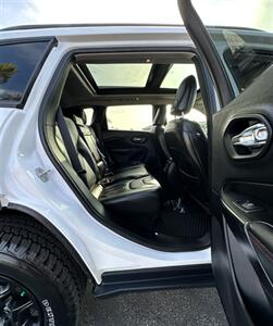 2019 Jeep Cherokee Trailhawk - Photo 18 - Bakersfield, CA 93301