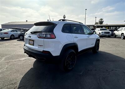 2019 Jeep Cherokee Trailhawk - Photo 14 - Bakersfield, CA 93301