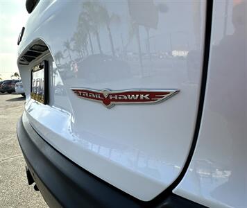 2019 Jeep Cherokee Trailhawk - Photo 13 - Bakersfield, CA 93301