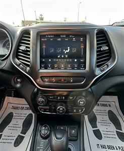 2019 Jeep Cherokee Trailhawk - Photo 23 - Bakersfield, CA 93301