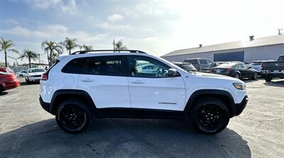 2019 Jeep Cherokee Trailhawk - Photo 15 - Bakersfield, CA 93301