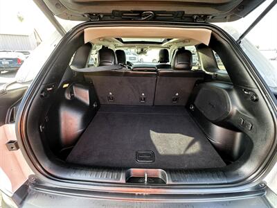 2019 Jeep Cherokee Trailhawk - Photo 10 - Bakersfield, CA 93301