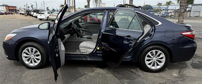 2017 Toyota Camry XSE   - Photo 5 - Bakersfield, CA 93305