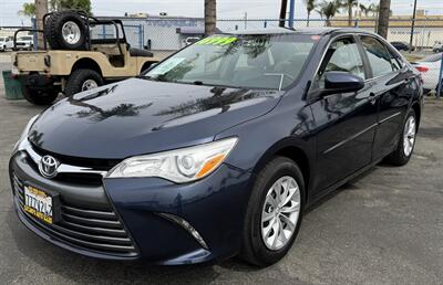 2017 Toyota Camry XSE   - Photo 3 - Bakersfield, CA 93305