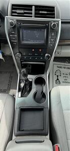 2017 Toyota Camry XSE   - Photo 21 - Bakersfield, CA 93305