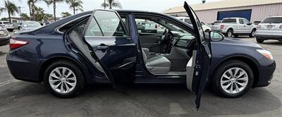 2017 Toyota Camry XSE   - Photo 15 - Bakersfield, CA 93305