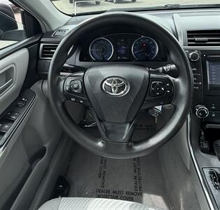 2017 Toyota Camry XSE   - Photo 20 - Bakersfield, CA 93305