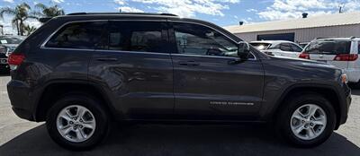 2015 Jeep Grand Cherokee Laredo   - Photo 15 - Bakersfield, CA 93305