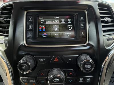 2015 Jeep Grand Cherokee Laredo   - Photo 24 - Bakersfield, CA 93305