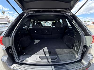 2015 Jeep Grand Cherokee Laredo   - Photo 12 - Bakersfield, CA 93305