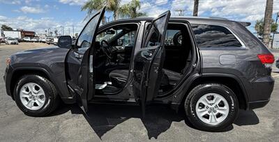 2015 Jeep Grand Cherokee Laredo   - Photo 5 - Bakersfield, CA 93305