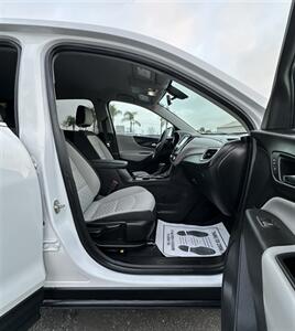 2018 Chevrolet Equinox LT   - Photo 15 - Bakersfield, CA 93305