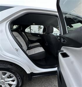 2018 Chevrolet Equinox LT   - Photo 16 - Bakersfield, CA 93305