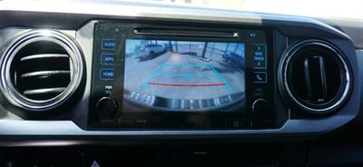 2018 Toyota Tacoma SR V6   - Photo 20 - Bakersfield, CA 93305