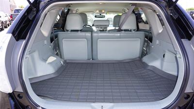 2013 Toyota Prius v   - Photo 11 - Bakersfield, CA 93305