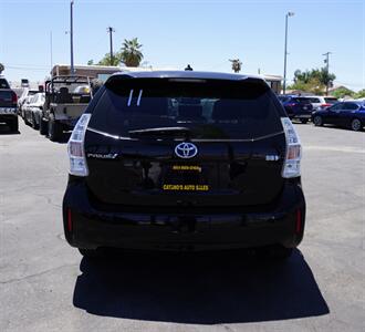 2013 Toyota Prius v   - Photo 9 - Bakersfield, CA 93305