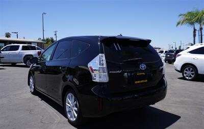 2013 Toyota Prius v   - Photo 8 - Bakersfield, CA 93305