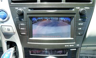 2013 Toyota Prius v   - Photo 23 - Bakersfield, CA 93305