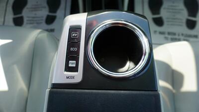 2013 Toyota Prius v   - Photo 22 - Bakersfield, CA 93305
