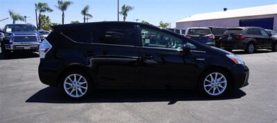 2013 Toyota Prius v   - Photo 13 - Bakersfield, CA 93305