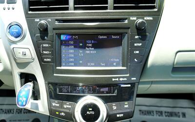 2013 Toyota Prius v   - Photo 21 - Bakersfield, CA 93305