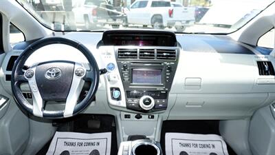 2013 Toyota Prius v   - Photo 17 - Bakersfield, CA 93305