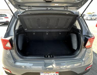 2021 Hyundai VENUE SE - Photo 11 - Bakersfield, CA 93301