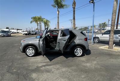 2021 Hyundai VENUE SE - Photo 5 - Bakersfield, CA 93301