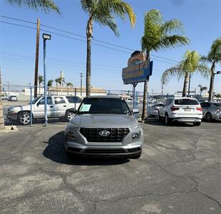 2021 Hyundai VENUE SE - Photo 2 - Bakersfield, CA 93301