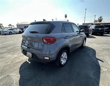 2021 Hyundai VENUE SE - Photo 12 - Bakersfield, CA 93301