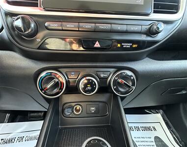 2021 Hyundai VENUE SE - Photo 21 - Bakersfield, CA 93301