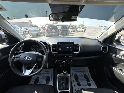 2021 Hyundai VENUE SE - Photo 17 - Bakersfield, CA 93301
