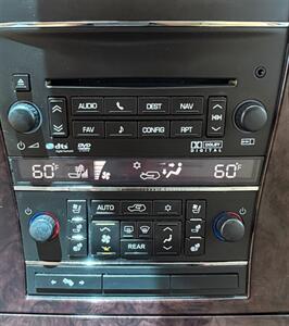 2012 Cadillac Escalade Luxury - Photo 28 - Bakersfield, CA 93301