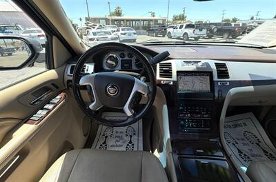 2012 Cadillac Escalade Luxury - Photo 24 - Bakersfield, CA 93301