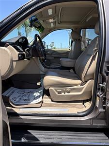 2012 Cadillac Escalade Luxury - Photo 6 - Bakersfield, CA 93301