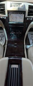 2012 Cadillac Escalade Luxury - Photo 26 - Bakersfield, CA 93301