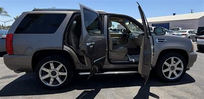 2012 Cadillac Escalade Luxury - Photo 18 - Bakersfield, CA 93301