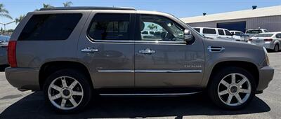 2012 Cadillac Escalade Luxury - Photo 17 - Bakersfield, CA 93301