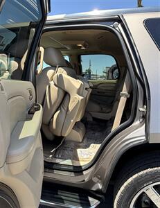 2012 Cadillac Escalade Luxury - Photo 8 - Bakersfield, CA 93301