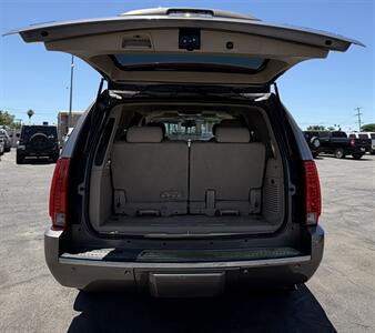 2012 Cadillac Escalade Luxury - Photo 13 - Bakersfield, CA 93301
