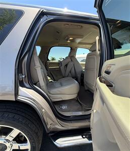 2012 Cadillac Escalade Luxury - Photo 20 - Bakersfield, CA 93301