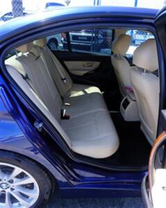 2018 BMW 320i   - Photo 6 - Bakersfield, CA 93305